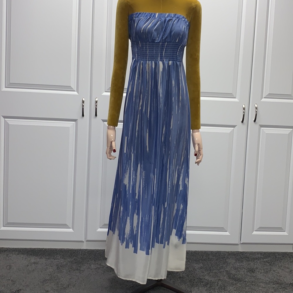 Forever 21 blue and white strapless maxi dress